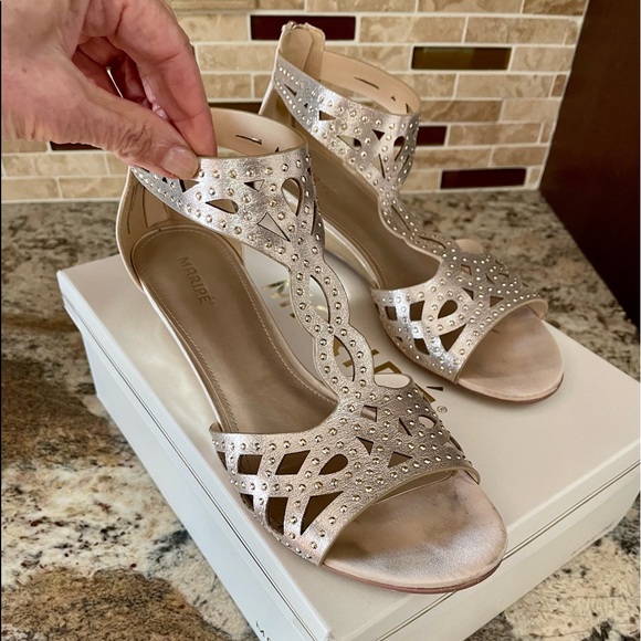 Maripe “Julia” Champagne Open Toe Wedge Sandal, Size 9M - Picture 1 of 8